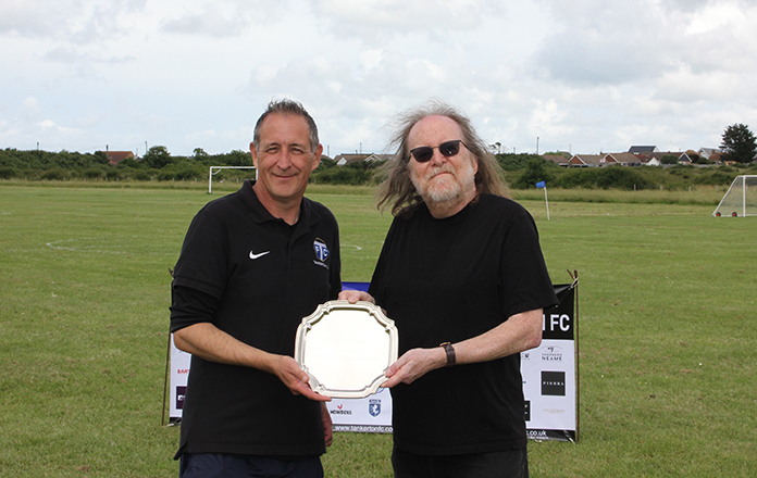 Dave McGovarin presents the Chairman's Special Contribution Award to Iggy Tapsell